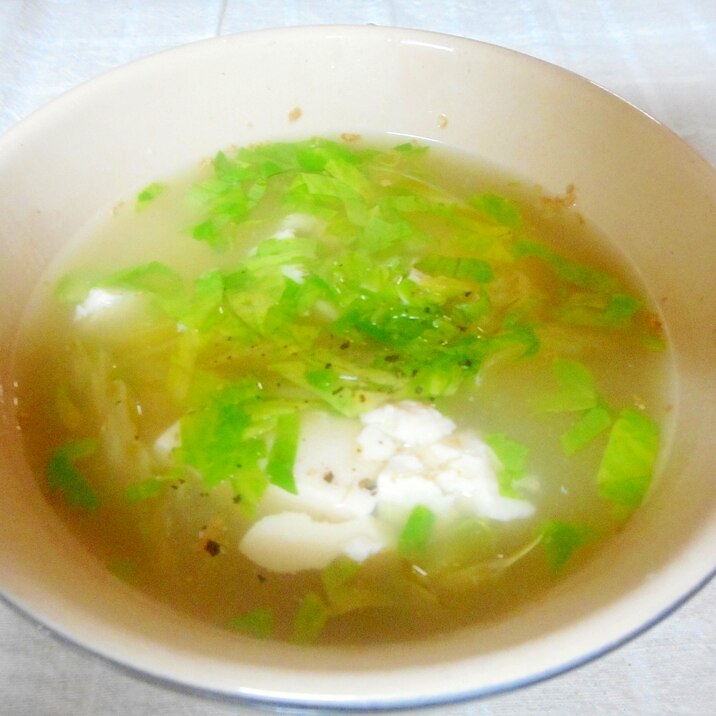 セロリと豆腐のにんにくスープ